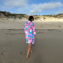 Load image into Gallery viewer, Luxe Coral Splash Hooded Towel