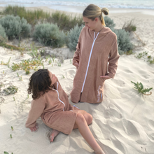 Load image into Gallery viewer, Luxe Sand Shell Hooded Towel