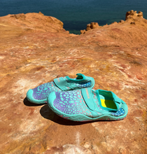 Load image into Gallery viewer, Water / Sand Shoes - Kids Aqua Scales